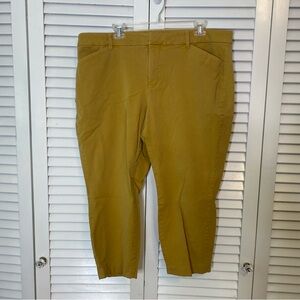 Old Navy Pixie High Rise Tan Pants - Short | Size 20